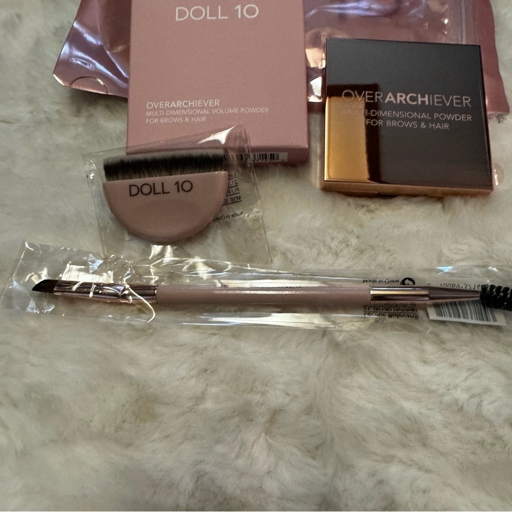 DOLL 10 Overarchiever BLONDE
Multi-Dimentional Volume Pwdr for Brows & Hair NEW - Picture 12 of 14